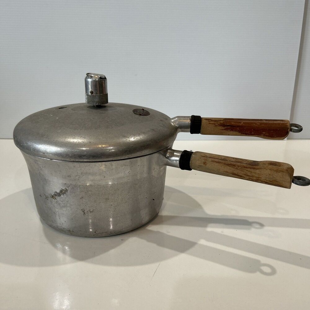 Vintage Presto 4 QT Pressure Cooker Wood Handles Model #40 USA Made